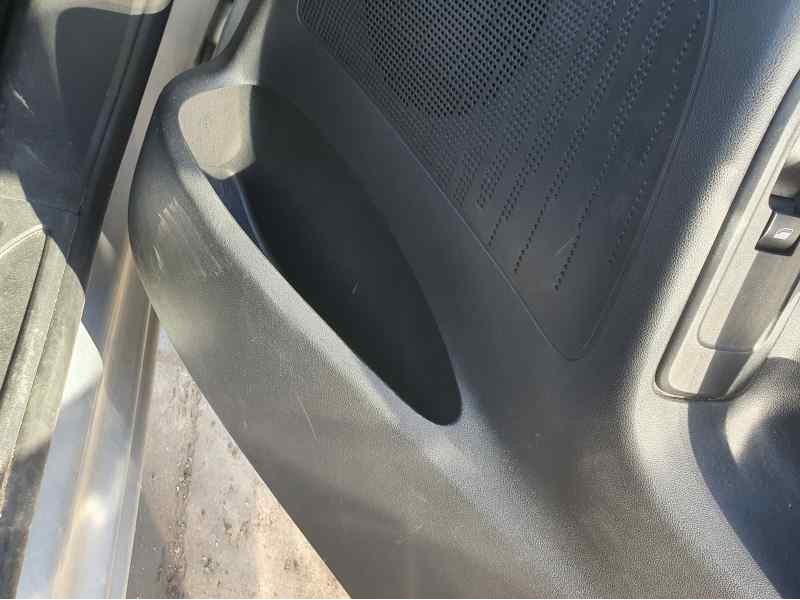 Recambio de guarnecido puerta delantera derecha para citroën c3 1.2 vti 82 cv referencia OEM IAM   