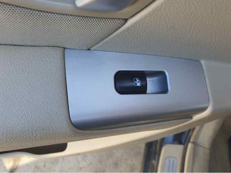 Recambio de mando elevalunas trasero izquierdo para hyundai santa fe (bm) 2.2 crdi 155 cv referencia OEM IAM   
							