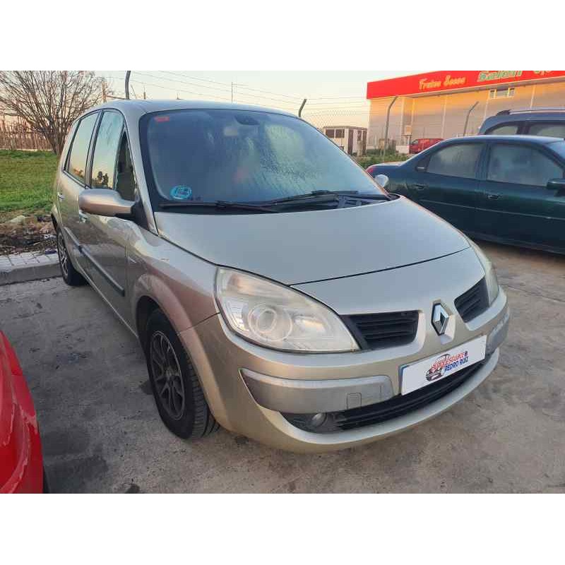 renault scenic ii del año 2006
							