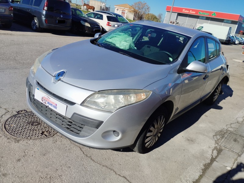renault megane iii berlina 5 p del año 2010