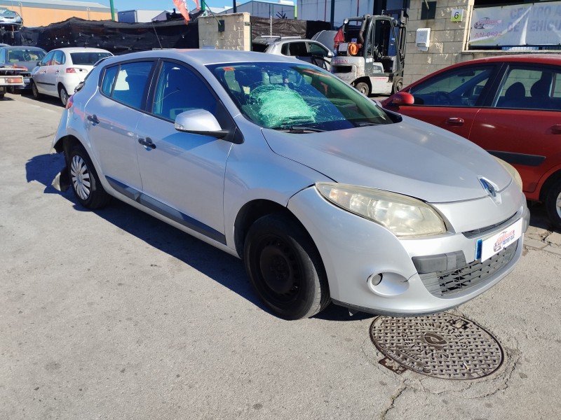 renault megane iii berlina 5 p del año 2010