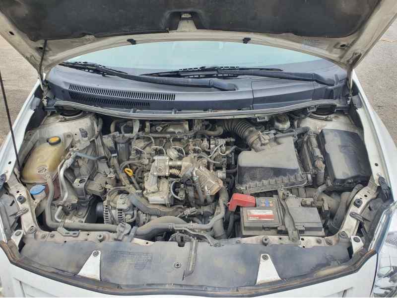 toyota auris del año 2013