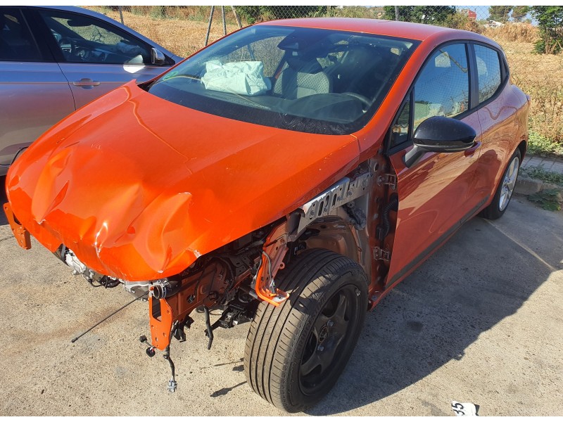 renault clio v del año 2023