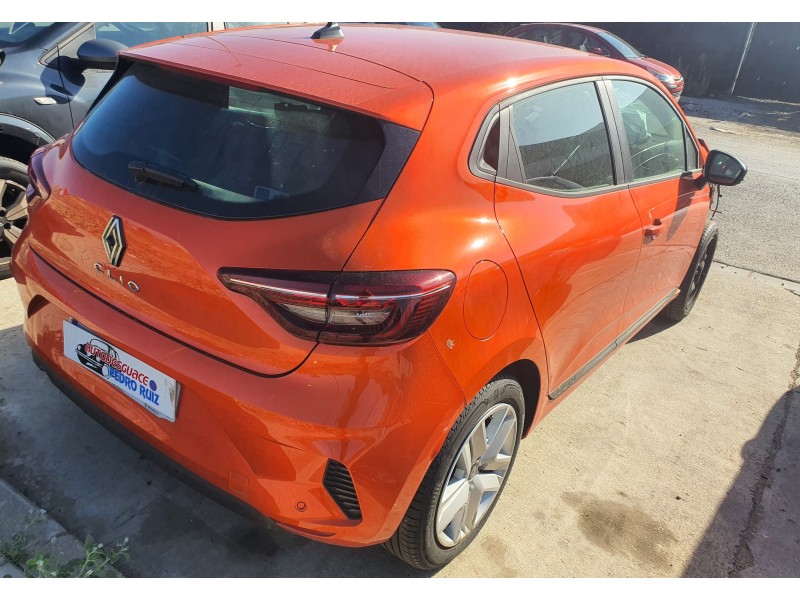 renault clio v del año 2023