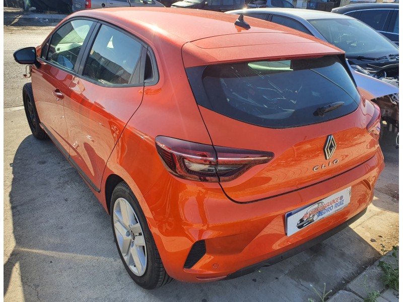 renault clio v del año 2023