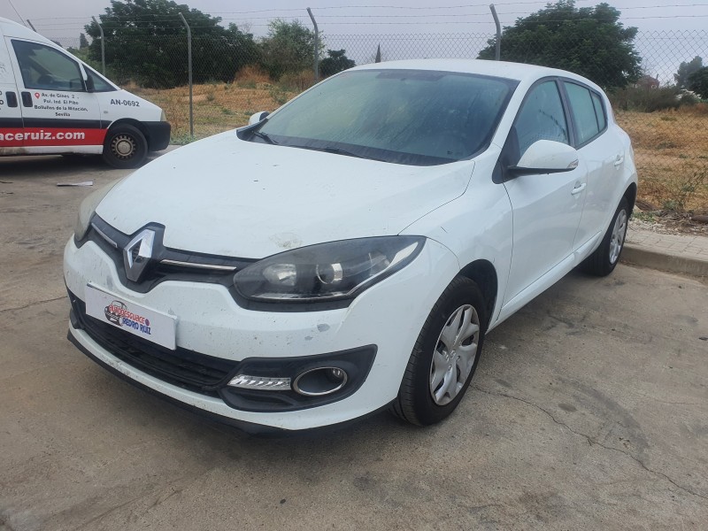 renault megane iii berlina 5 p del año 2015