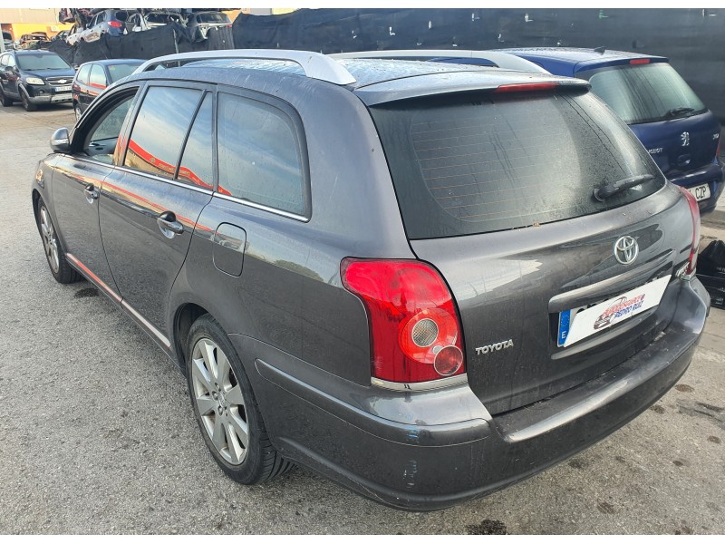 toyota avensis wagon (t25) del año 2008