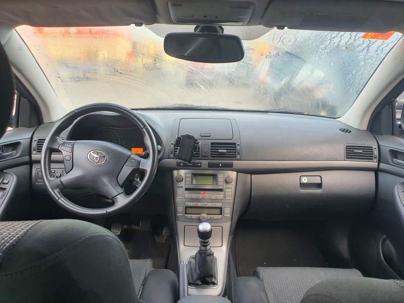 toyota avensis wagon (t25) del año 2008