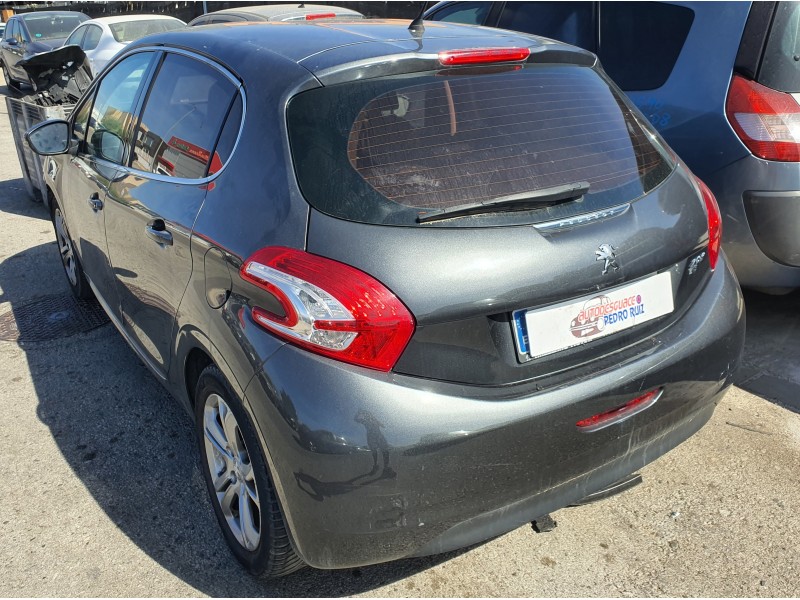 peugeot 208 del año 2015