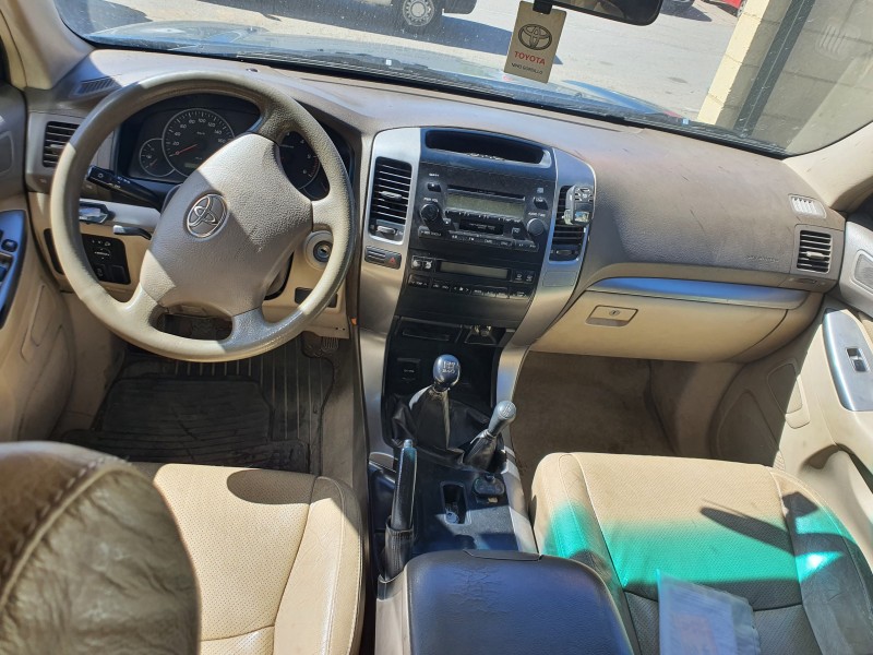 toyota land cruiser (j12) del año 2004