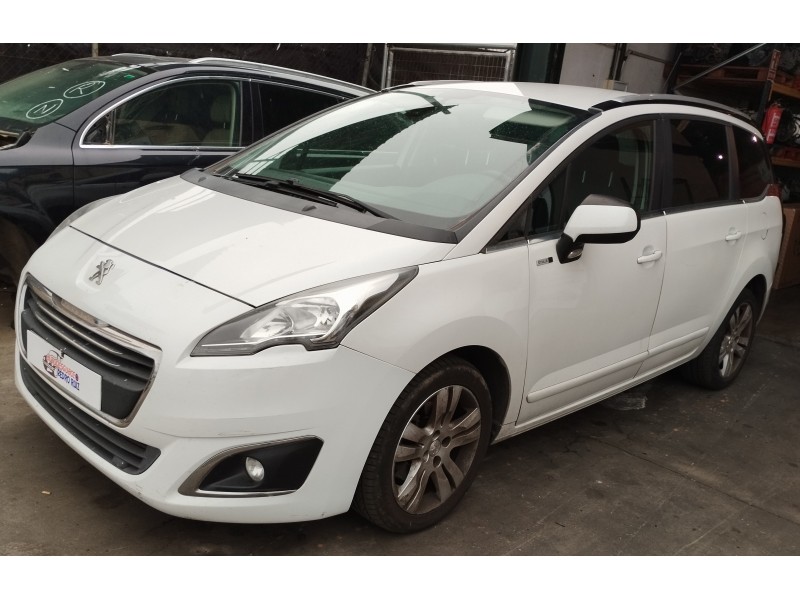 peugeot 5008 del año 2015