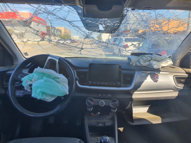 kia stonic (ybcuv) del año 2023