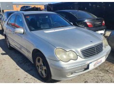 mercedes-benz clase c (w203) berlina del año 2001 2