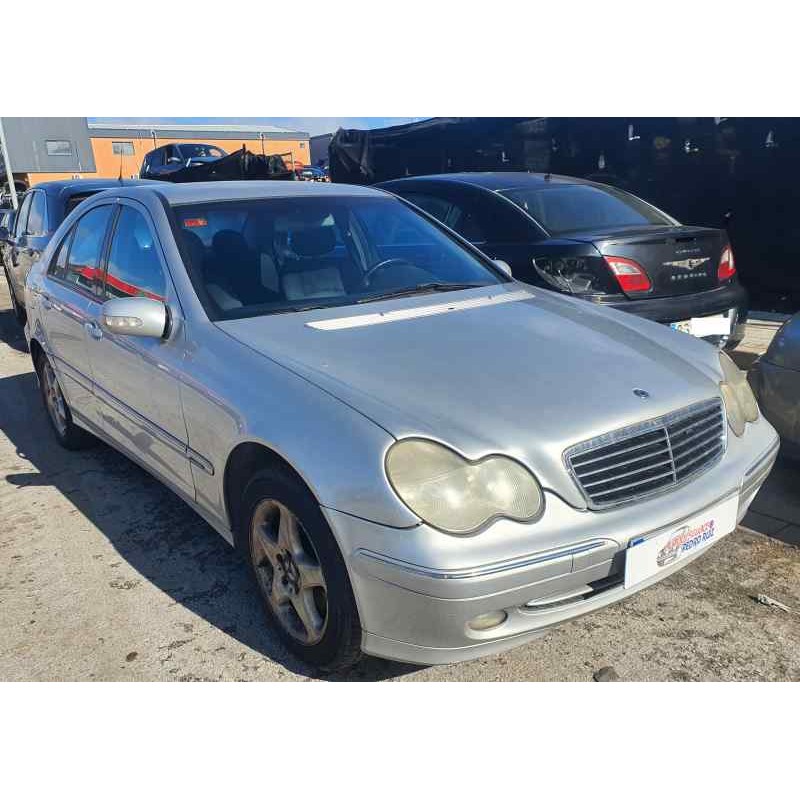 mercedes-benz clase c (w203) berlina del año 2001
							