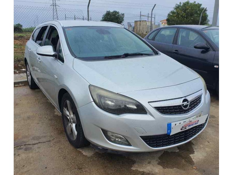 opel astra j sports tourer del año 2011