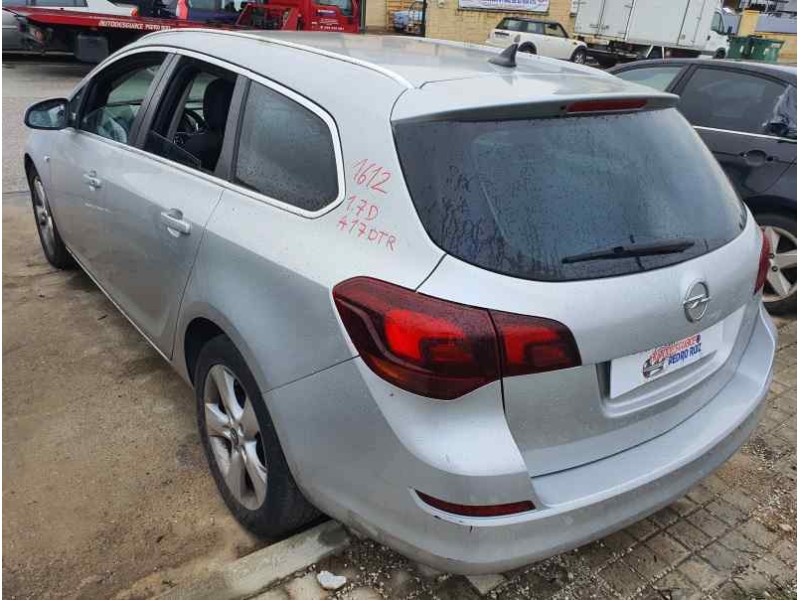 opel astra j sports tourer del año 2011