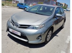 toyota auris del año 2013