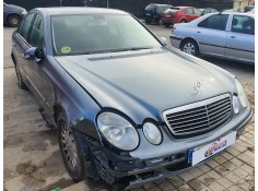 mercedes-benz clase e (w211) berlina del año 2006 2