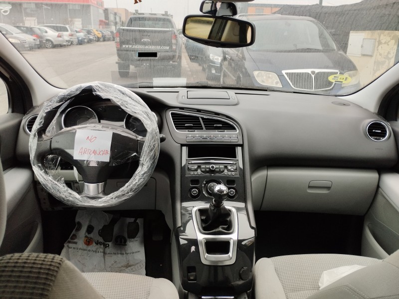 peugeot 5008 del año 2010