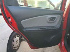 Recambio de guarnecido puerta trasera izquierda para toyota yaris (_p13_) 1.3 (nsp130_) referencia OEM IAM   