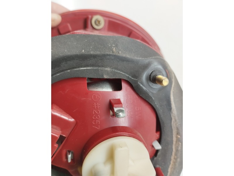 Recambio de piloto trasero izquierdo interior para kia opirus 3.5 v6 cat referencia OEM IAM 720950  