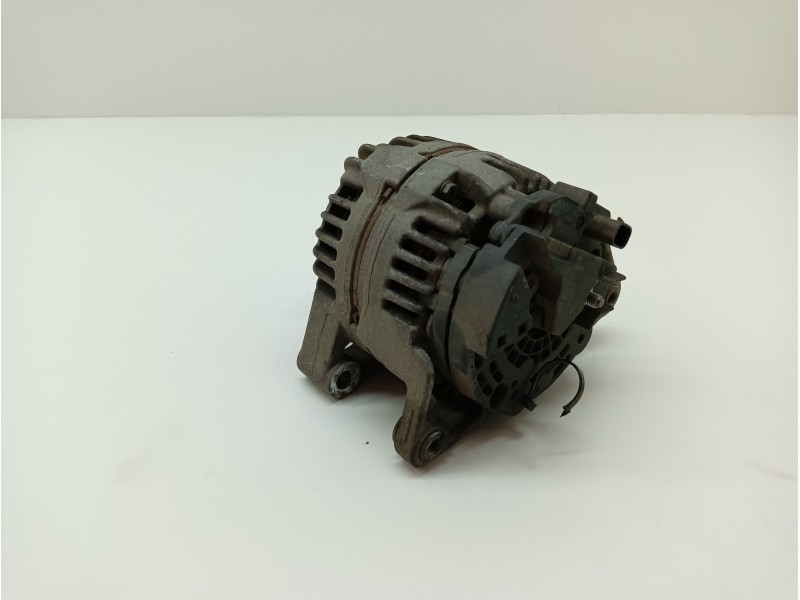 Recambio de alternador para opel corsa d limited edition referencia OEM IAM 0124325171  