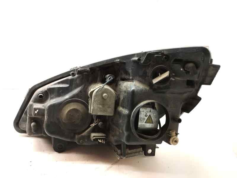 Recambio de faro derecho para renault scenic ii 2.0 dci 150 cv referencia OEM IAM 15811400  