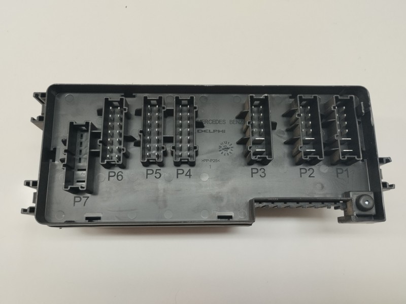 Recambio de caja reles / fusibles para mercedes-benz clase m (w164) 4.0 cdi referencia OEM IAM A1645402372  