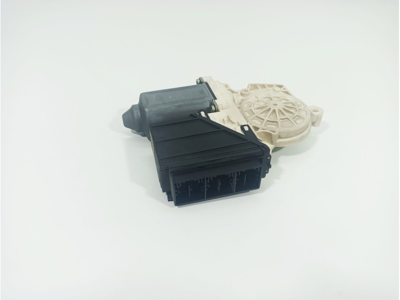 Recambio de motor elevalunas delantero izquierdo para seat ibiza (6l1) 1.4 16v referencia OEM IAM 101387102  