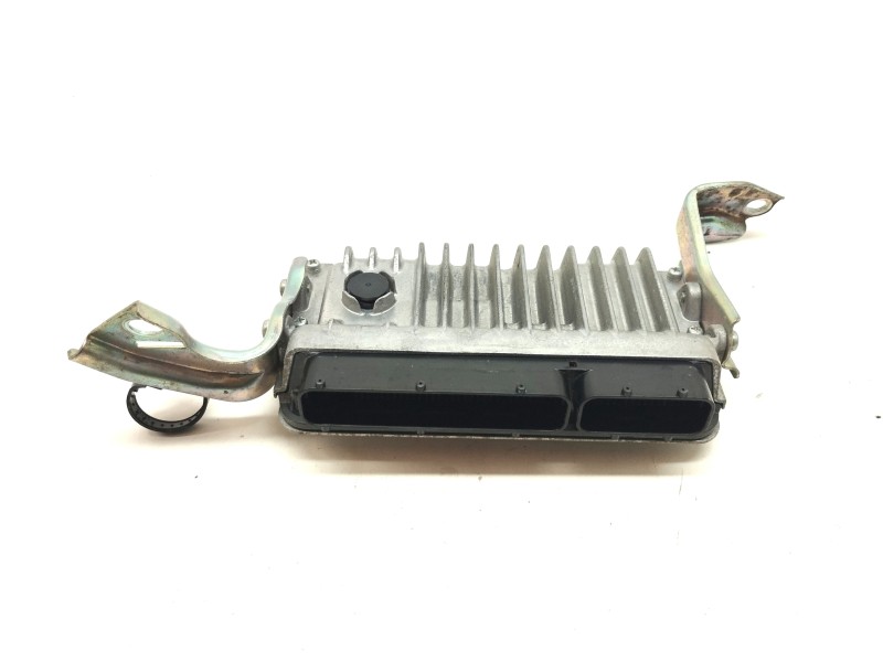Recambio de centralita motor uce para toyota auris touring sports (e18) hybrid active referencia OEM IAM 896610ZU60  
							