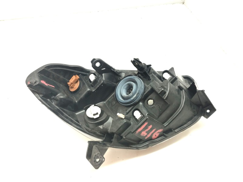 Recambio de faro izquierdo para dacia lodgy ambiance referencia OEM IAM 90007665  