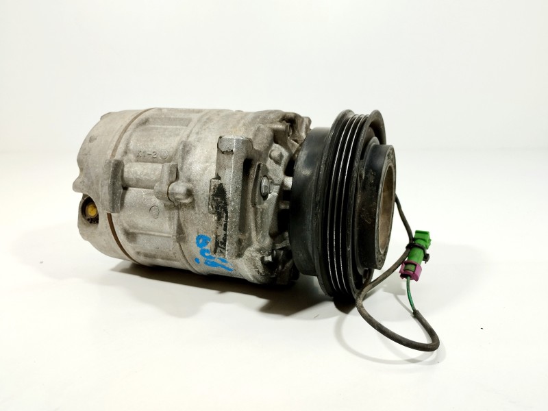 Recambio de compresor aire acondicionado para volkswagen passat variant (3b6) 1.9 tdi referencia OEM IAM 8D0260808  