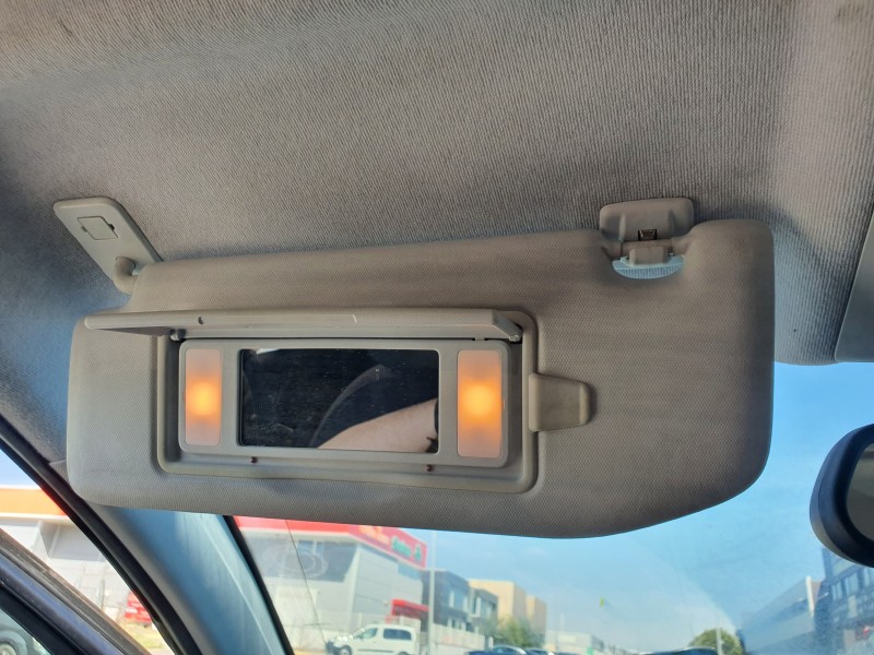 Recambio de parasol izquierdo para peugeot 208 active referencia OEM IAM   