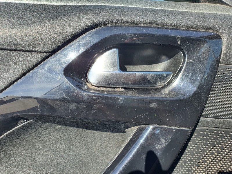 Recambio de guarnecido puerta delantera izquierda para peugeot 208 active referencia OEM IAM   