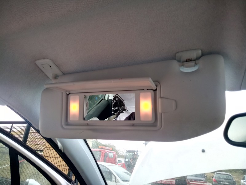 Recambio de parasol izquierdo para peugeot 208 1.6 16v hdi fap referencia OEM IAM   