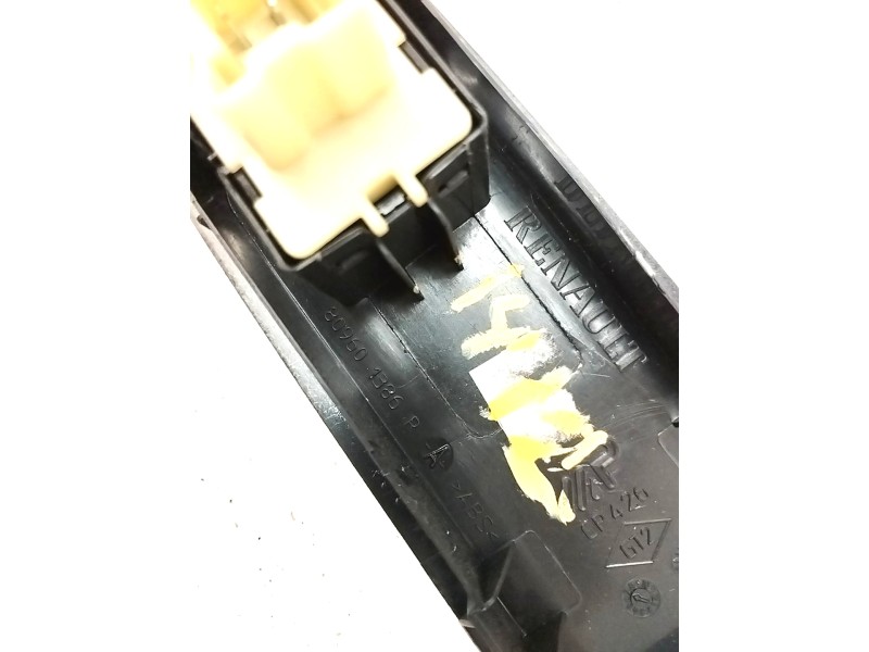 Recambio de mando elevalunas delantero derecho para dacia duster ambiance 4x2 referencia OEM IAM 809601386  