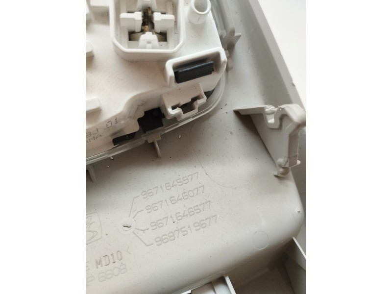 Recambio de luz interior para citroën c4 lim. 1.6 hdi fap referencia OEM IAM 9671645977  
