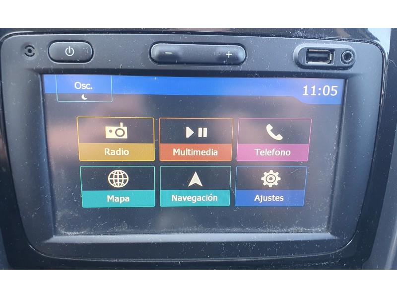 Recambio de pantalla multifuncion para dacia duster ambiance 4x2 referencia OEM IAM 281157368R  