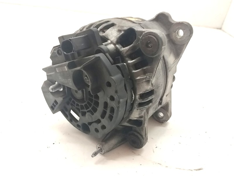 Recambio de alternador para seat ibiza sc (6j1) 1.9 tdi referencia OEM IAM 028903028E  