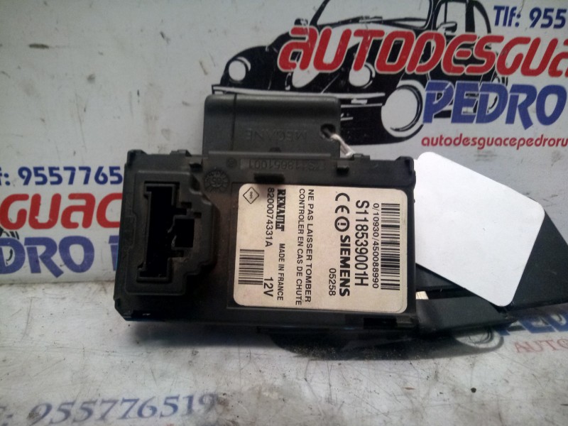 Recambio de conmutador de arranque para renault megane ii berlina 5p 1.9 dci diesel referencia OEM IAM 8200074331A  