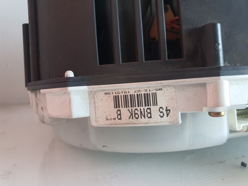 Recambio de cuadro instrumentos para mazda 3 berlina (bk) 1.6 cd diesel cat referencia OEM IAM 4SBN9KB  