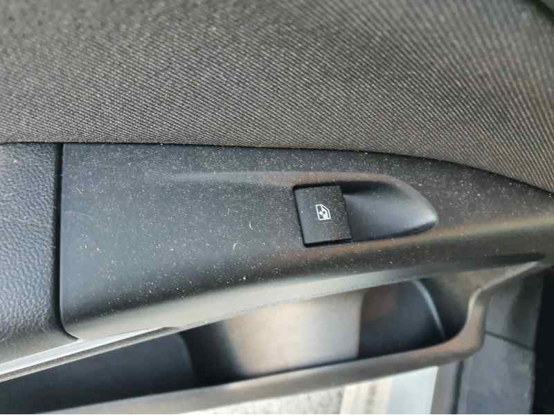 Recambio de mando elevalunas trasero izquierdo para opel zafira tourer 1.6 cdti dpf ecoflex s&s 136 cv referencia OEM IAM   
							