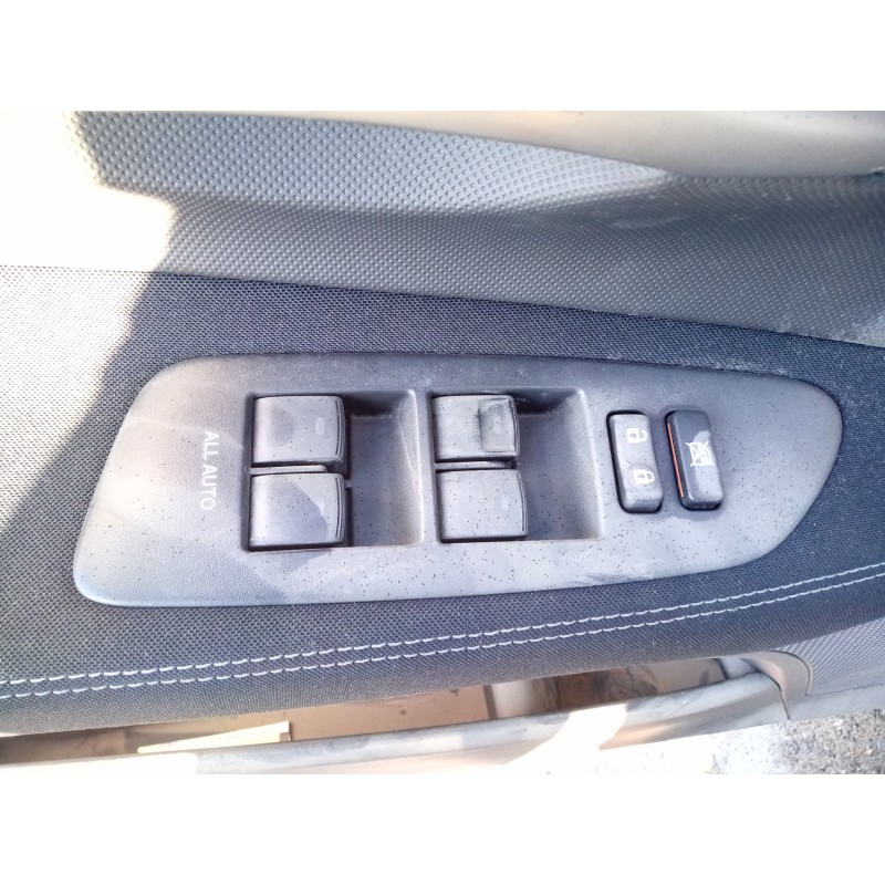 Recambio de mando elevalunas delantero izquierdo para toyota auris 1.8 16v cat (híbrido) referencia OEM IAM   