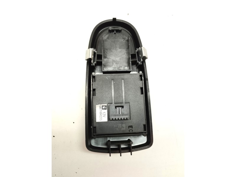 Recambio de mando elevalunas delantero izquierdo para iveco daily furgón 2.3 diesel cat referencia OEM IAM 5801484223  