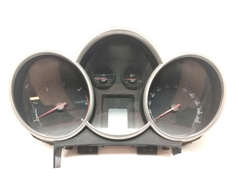 Recambio de cuadro instrumentos para chevrolet cruze 2.0 diesel cat referencia OEM IAM 688014257  