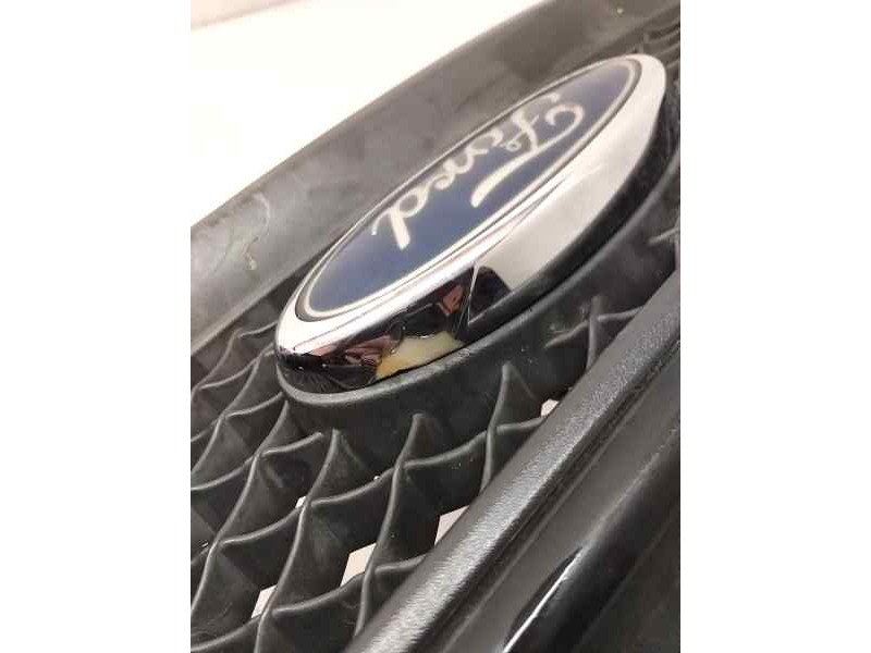 Recambio de calandra delantera de radiador para ford focus ii berlina referencia OEM IAM 4M518C436A  
