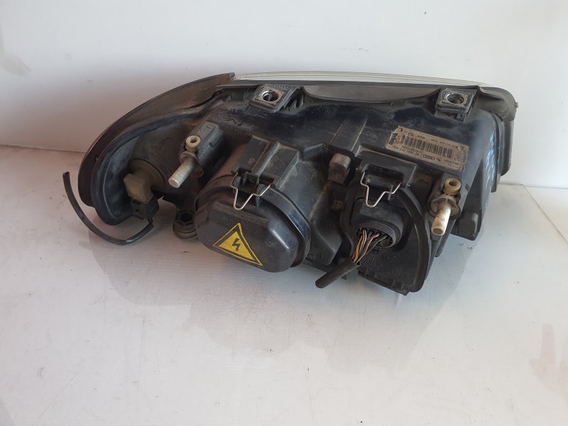 Recambio de faro izquierdo para audi a4 berlina (b5) 1.9 tdi referencia OEM IAM   