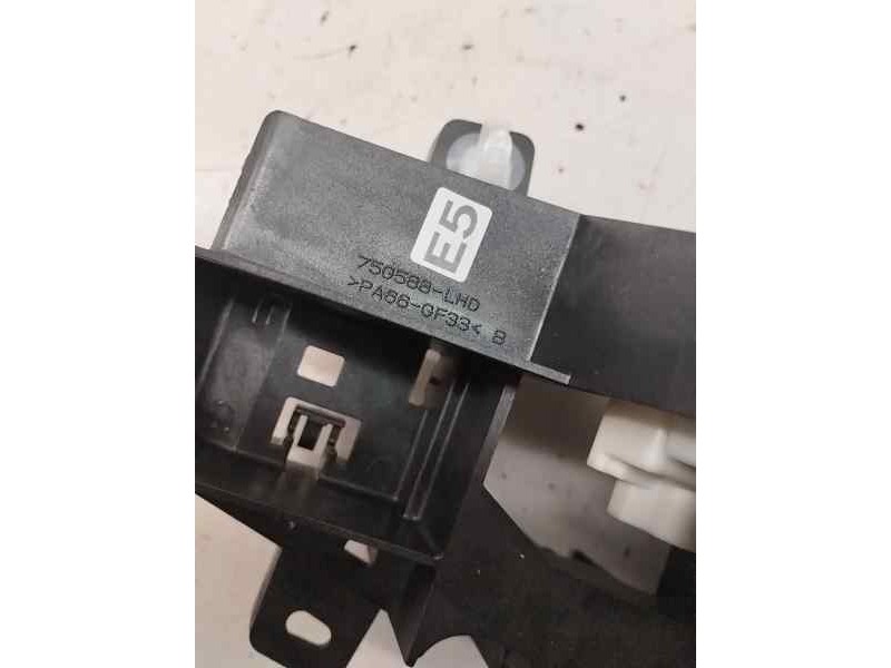 Recambio de palanca cambio para toyota yaris iv 1.5 hybrid 116 cv referencia OEM IAM 750588  