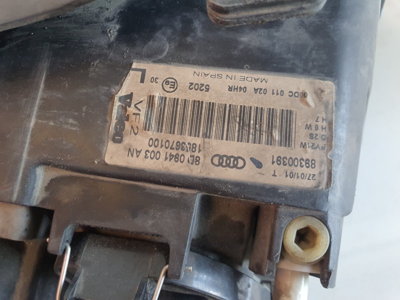Recambio de faro izquierdo para audi a4 berlina (b5) 1.9 tdi referencia OEM IAM   