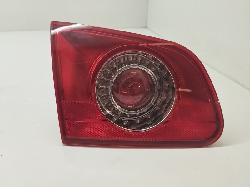 Recambio de piloto trasero izquierdo interior para volkswagen passat variant (3c5) 2.0 tdi referencia OEM IAM 084411316L  